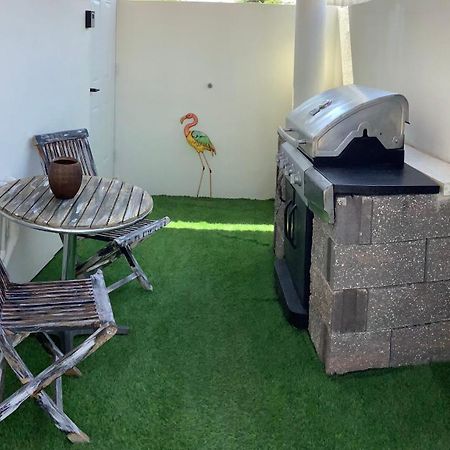 Cozy 1-Bedroom Apartment Minutes Away Drive To Mangel Halto Beach Savaneta Exterior foto
